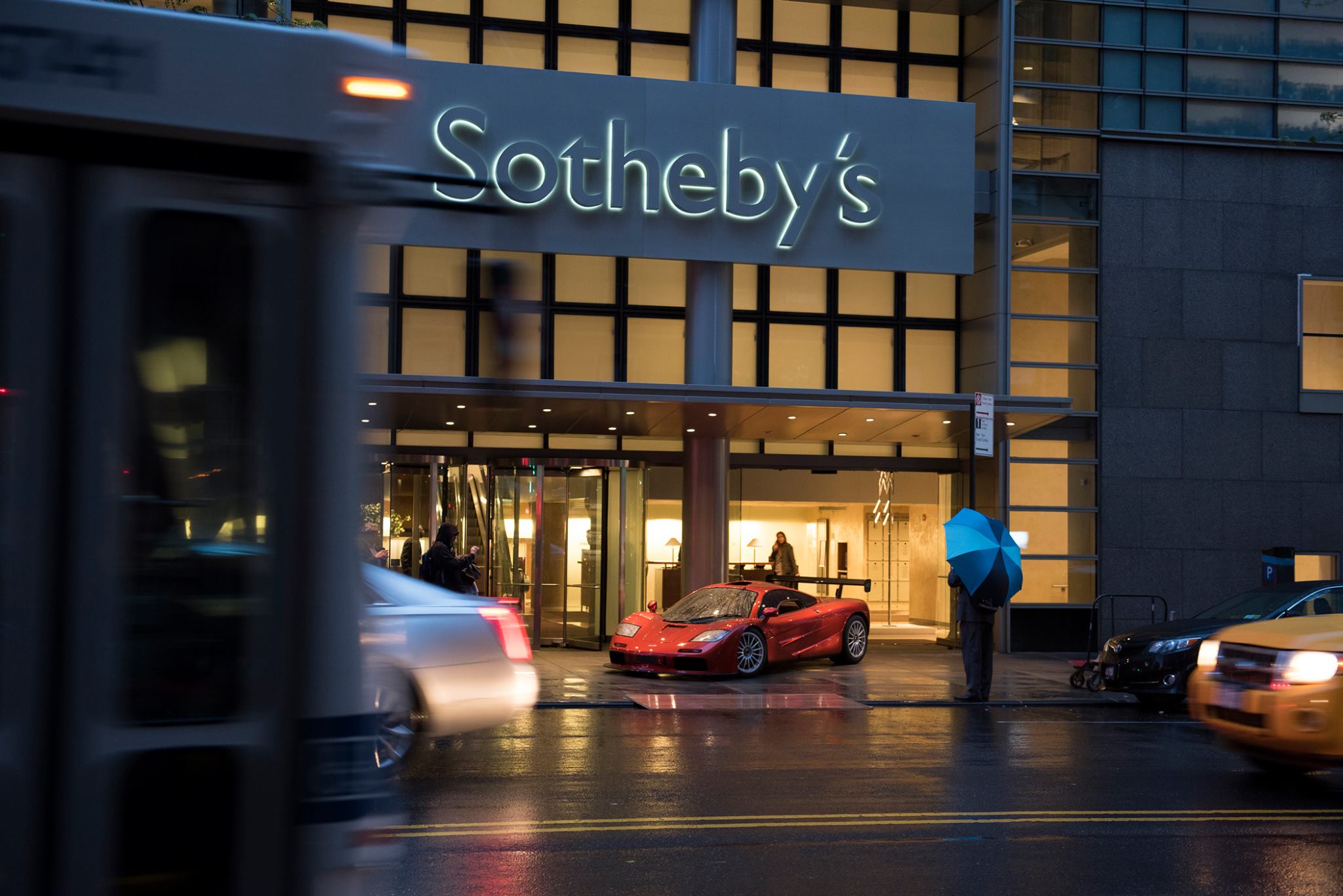 Выручка Sotheby’s в 2015 году незначительно выросла, прибыль упала