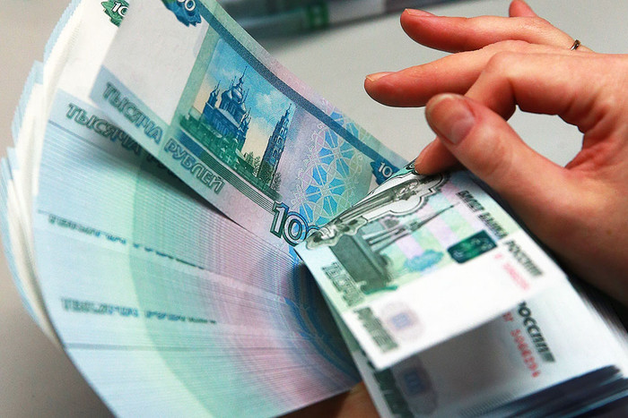 Опрос: россияне за полгода делали больше покупок, чем планировали