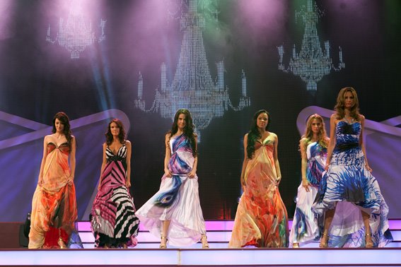 COVER поздравляет новую Miss Earth Switzerland 2012.