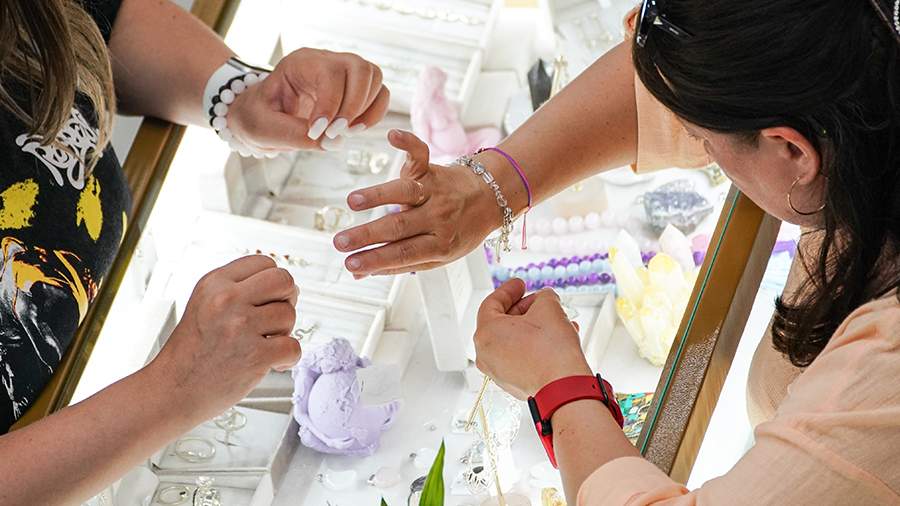 Общественный совет предложил, как сократить продажу фальшивых украшений