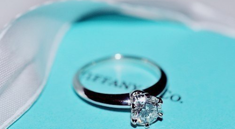 Tiffany в 2015/2016 фингоду снизил продажи на 3%