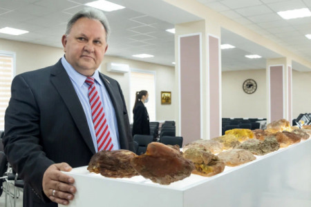 Михаил Зацепин в интервью радиостанции «Балтик Плюс» рассказал о планах по добыче янтаря
