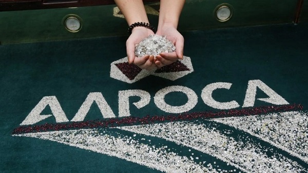 Bloomberg: санкции в отношении АЛРОСА создают панику на рынке бриллиантов