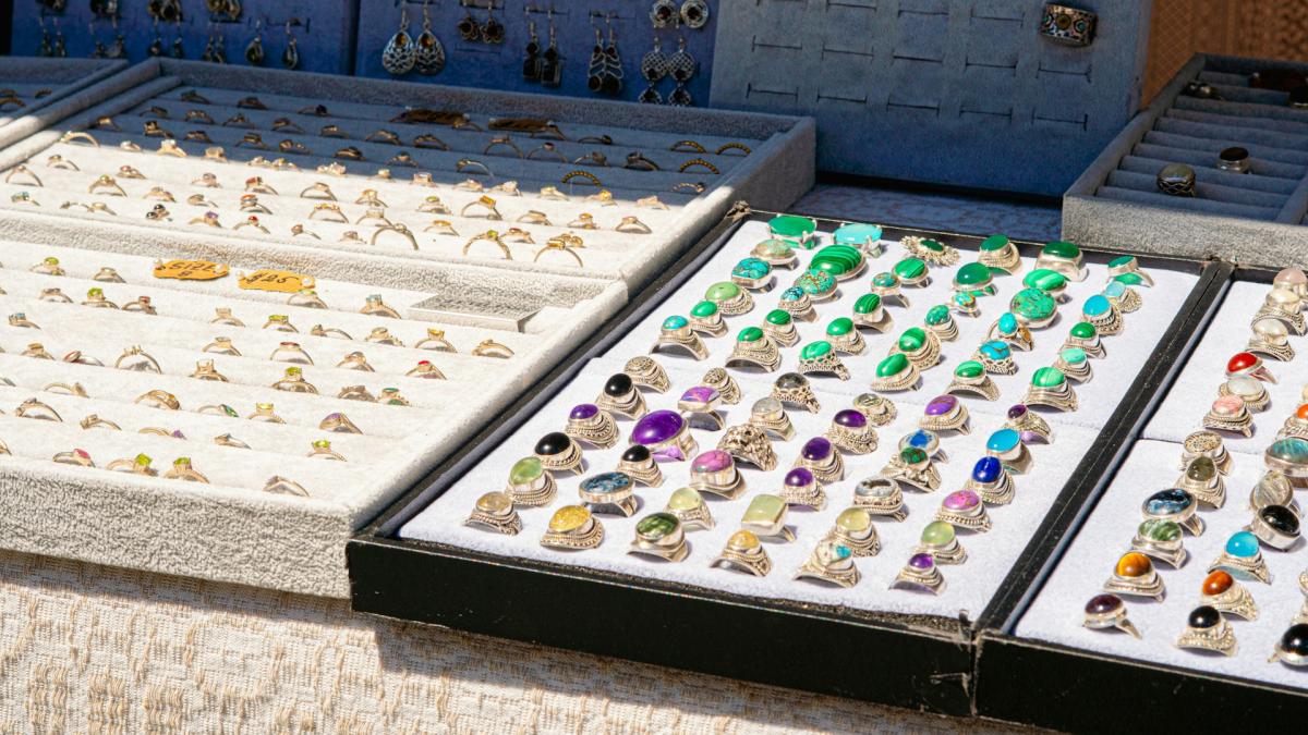 «Рост на 28%»: россияне полюбили цветные драгоценные камни