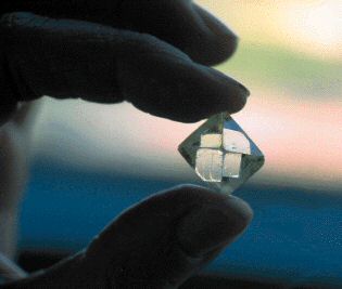 Alrosa Seeing Improved Rough Market, to Resume Tenders
