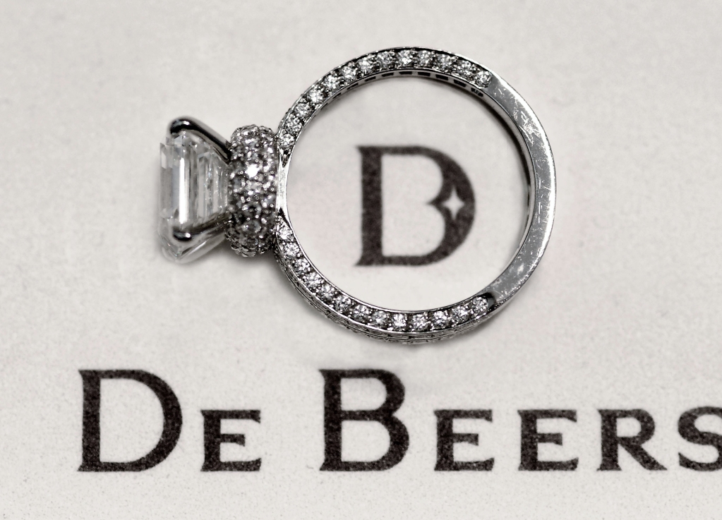 C        De Beers Jewellers