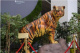 На Янтарном комбинате создали скульптуру амурского тигра из 53 кг камня