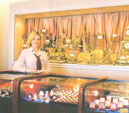 Сентябрь 2004: Продавец - лицо магазина