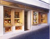 Deluxe Shop. Italian architect Claudio Stabiles Tips