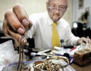 Российские ломбарды поднялись на кризисе